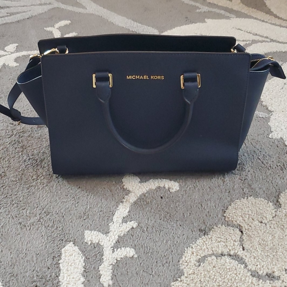 Excellent condition Michael Kors Saffiano Leather
